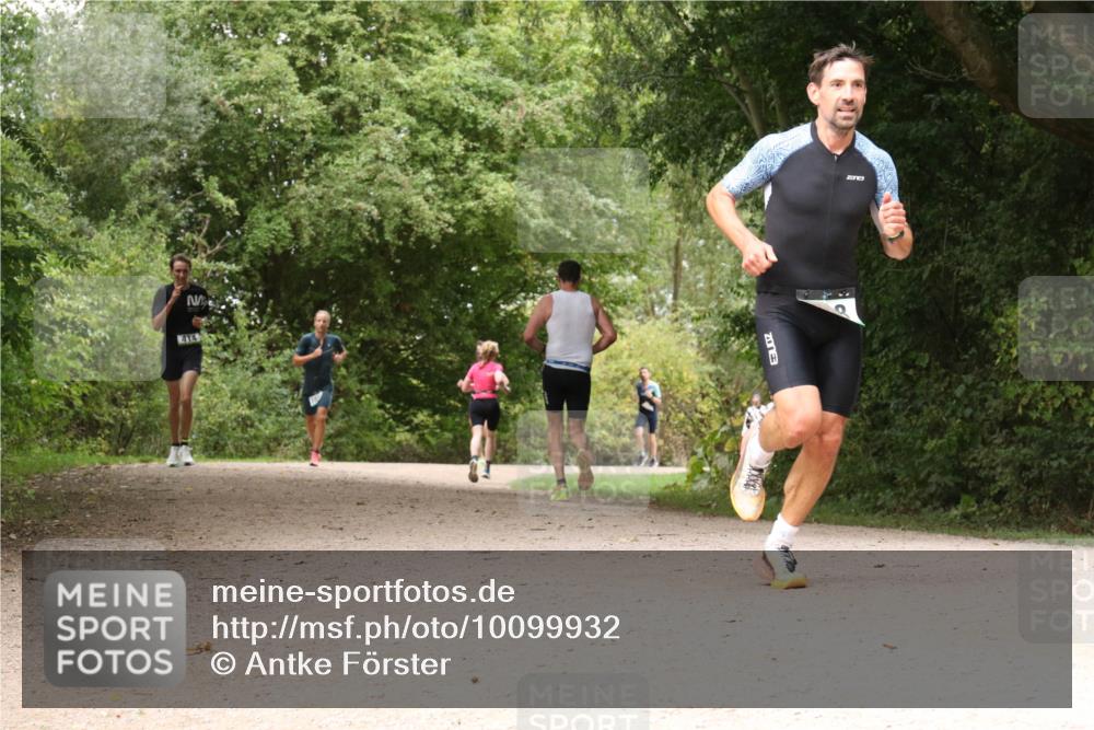 30.08.2026 - Elbe Triathlon Hamburg Antke Förster http://msf.ph/oto/10099932 30.08.2026 11:03:14 Laufen 414 meine-sportfotos.de