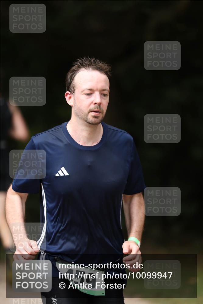 30.08.2026 - Elbe Triathlon Hamburg Antke Förster http://msf.ph/oto/10099947 30.08.2026 11:00:39 Laufen 459 meine-sportfotos.de
