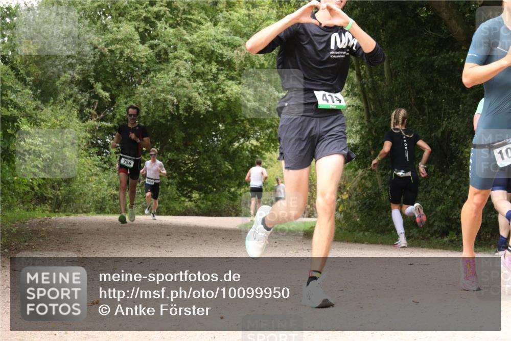 30.08.2026 - Elbe Triathlon Hamburg Antke Förster http://msf.ph/oto/10099950 30.08.2026 11:03:20 Laufen 756, 1008, 419, 10 meine-sportfotos.de