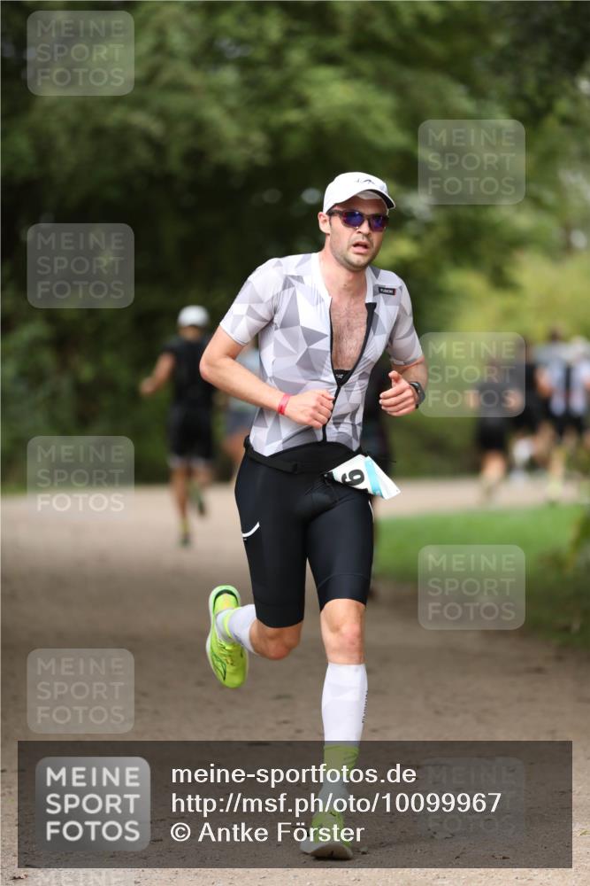30.08.2026 - Elbe Triathlon Hamburg Antke Förster http://msf.ph/oto/10099967 30.08.2026 11:00:48 Laufen  meine-sportfotos.de