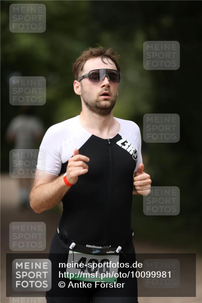 30.08.2026 - Elbe Triathlon Hamburg Antke Förster http://msf.ph/oto/10099981 30.08.2026 11:00:53 Laufen 23, 408 meine-sportfotos.de