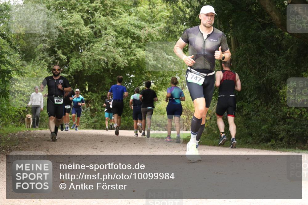 30.08.2026 - Elbe Triathlon Hamburg Antke Förster http://msf.ph/oto/10099984 30.08.2026 11:03:38 Laufen 662, 609, 747, 170 meine-sportfotos.de