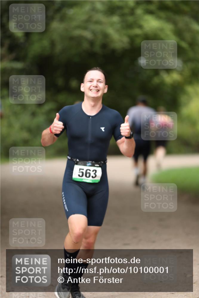 30.08.2026 - Elbe Triathlon Hamburg Antke Förster http://msf.ph/oto/10100001 30.08.2026 11:01:02 Laufen 563 meine-sportfotos.de