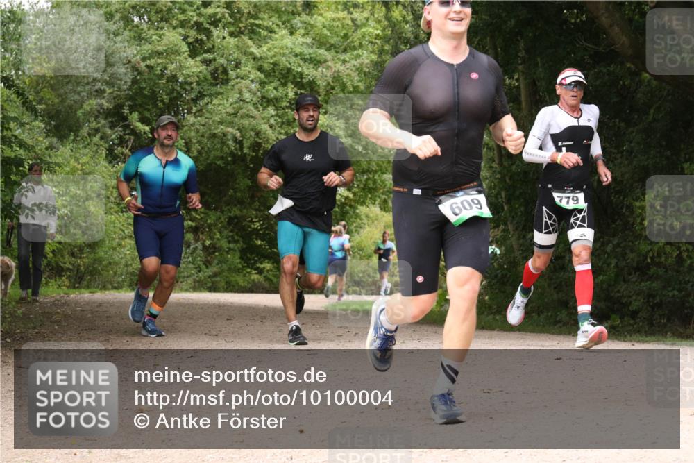 30.08.2026 - Elbe Triathlon Hamburg Antke Förster http://msf.ph/oto/10100004 30.08.2026 11:03:46 Laufen 609, 779 meine-sportfotos.de