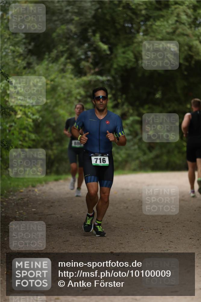 30.08.2026 - Elbe Triathlon Hamburg Antke Förster http://msf.ph/oto/10100009 30.08.2026 11:01:08 Laufen 716 meine-sportfotos.de