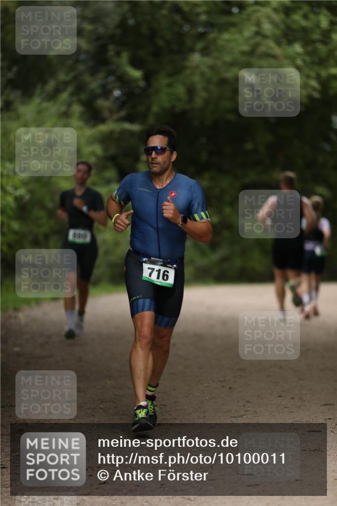 30.08.2026 - Elbe Triathlon Hamburg Antke Förster http://msf.ph/oto/10100011 30.08.2026 11:01:08 Laufen 716, 17709 meine-sportfotos.de