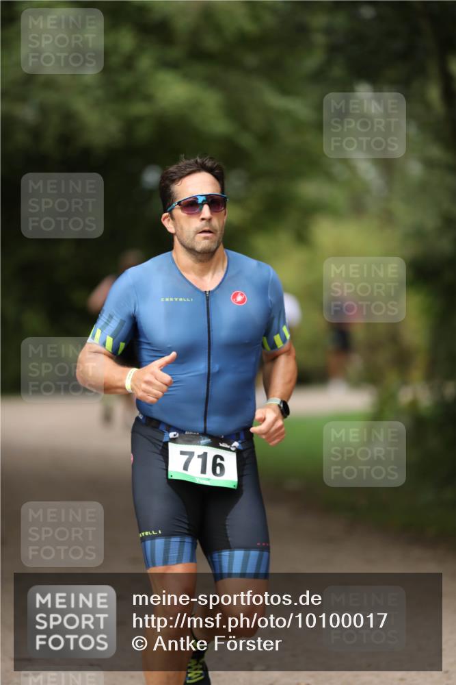 30.08.2026 - Elbe Triathlon Hamburg Antke Förster http://msf.ph/oto/10100017 30.08.2026 11:01:10 Laufen 716 meine-sportfotos.de