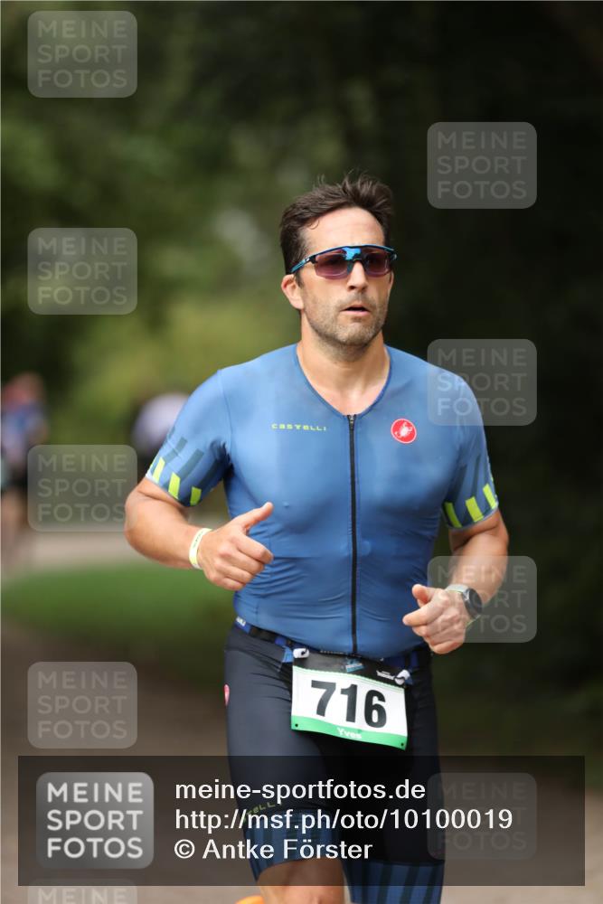 30.08.2026 - Elbe Triathlon Hamburg Antke Förster http://msf.ph/oto/10100019 30.08.2026 11:01:11 Laufen 716 meine-sportfotos.de