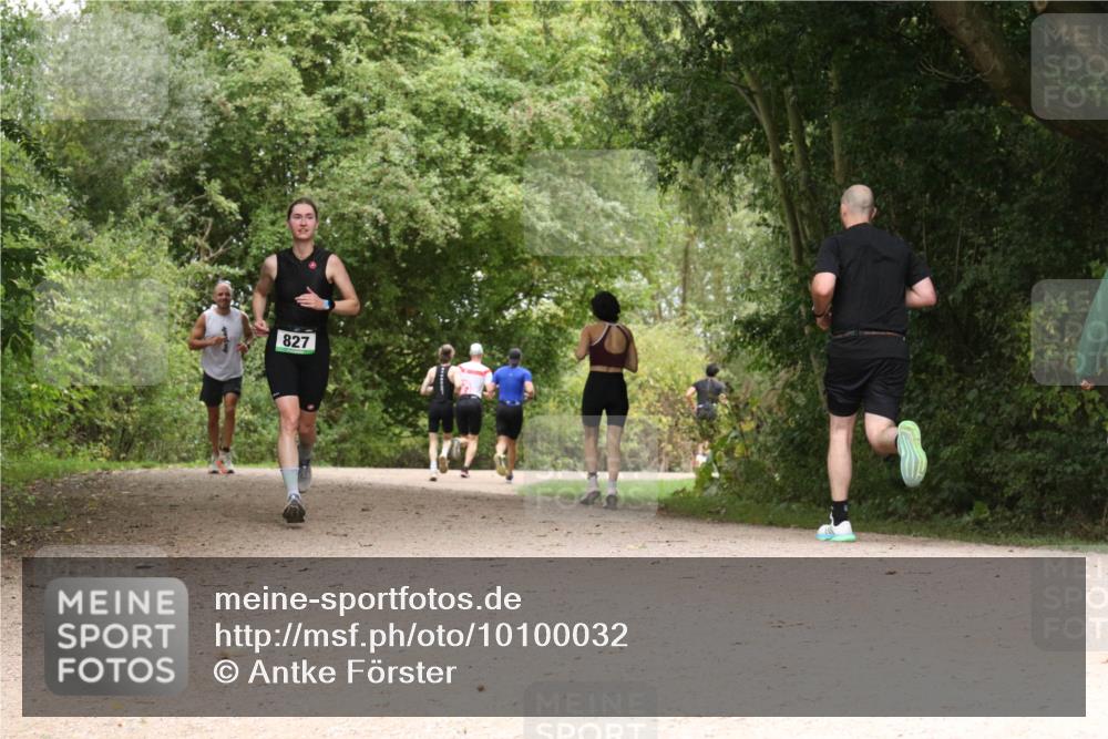 30.08.2026 - Elbe Triathlon Hamburg Antke Förster http://msf.ph/oto/10100032 30.08.2026 11:04:11 Laufen 827 meine-sportfotos.de