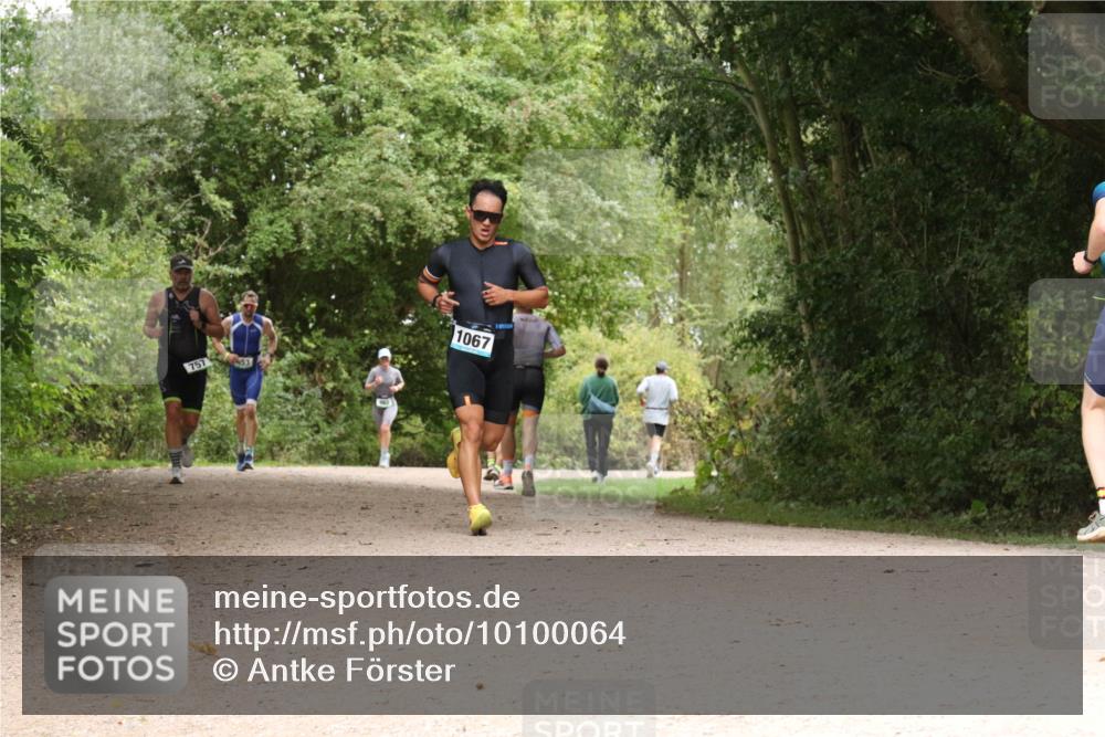 30.08.2026 - Elbe Triathlon Hamburg Antke Förster http://msf.ph/oto/10100064 30.08.2026 11:04:30 Laufen 757, 53, 1067 meine-sportfotos.de