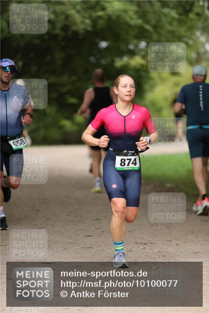 30.08.2026 - Elbe Triathlon Hamburg Antke Förster http://msf.ph/oto/10100077 30.08.2026 11:01:43 Laufen 658, 874 meine-sportfotos.de