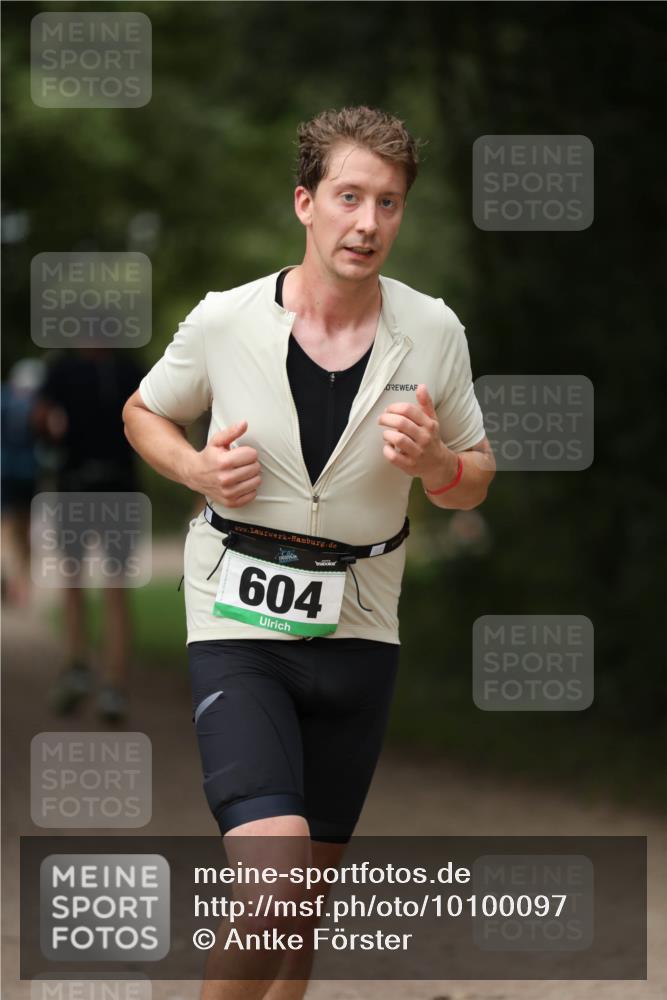 30.08.2026 - Elbe Triathlon Hamburg Antke Förster http://msf.ph/oto/10100097 30.08.2026 11:01:50 Laufen 604 meine-sportfotos.de