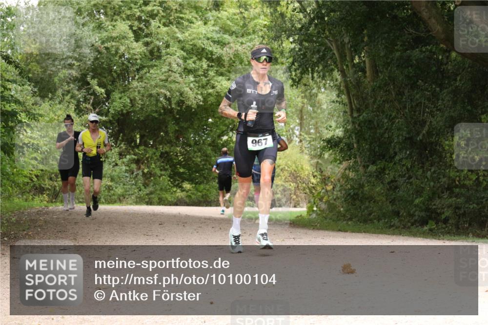 30.08.2026 - Elbe Triathlon Hamburg Antke Förster http://msf.ph/oto/10100104 30.08.2026 11:04:49 Laufen 967 meine-sportfotos.de