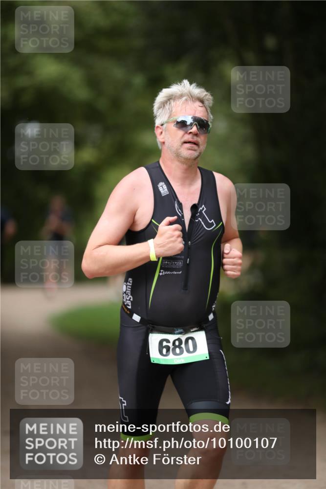 30.08.2026 - Elbe Triathlon Hamburg Antke Förster http://msf.ph/oto/10100107 30.08.2026 11:01:54 Laufen 680 meine-sportfotos.de