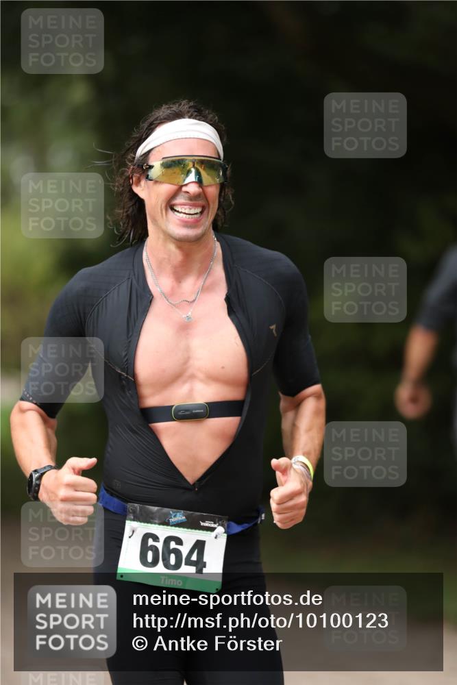 30.08.2026 - Elbe Triathlon Hamburg Antke Förster http://msf.ph/oto/10100123 30.08.2026 11:02:00 Laufen 664 meine-sportfotos.de