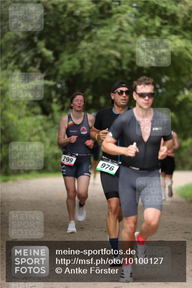 30.08.2026 - Elbe Triathlon Hamburg Antke Förster http://msf.ph/oto/10100127 30.08.2026 11:02:02 Laufen 976, 299 meine-sportfotos.de
