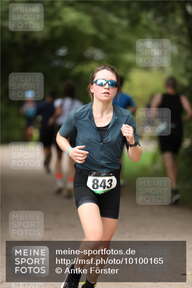 30.08.2026 - Elbe Triathlon Hamburg Antke Förster http://msf.ph/oto/10100165 30.08.2026 11:02:31 Laufen 843 meine-sportfotos.de