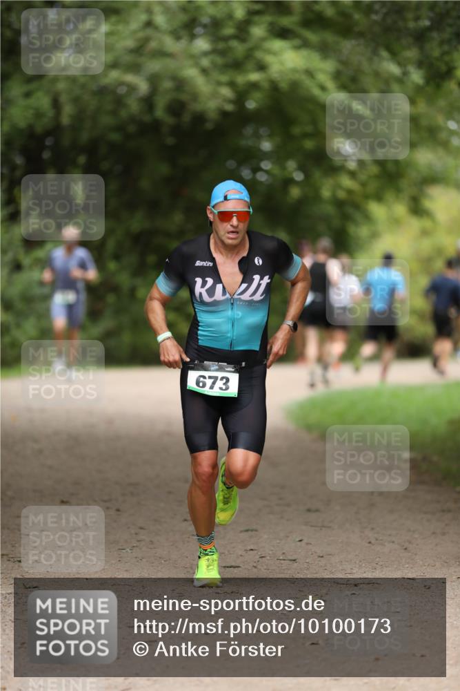 30.08.2026 - Elbe Triathlon Hamburg Antke Förster http://msf.ph/oto/10100173 30.08.2026 11:02:39 Laufen 673 meine-sportfotos.de