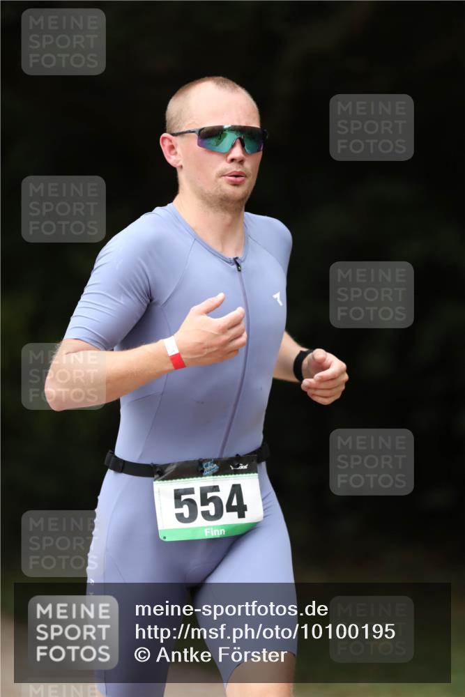 30.08.2026 - Elbe Triathlon Hamburg Antke Förster http://msf.ph/oto/10100195 30.08.2026 11:02:49 Laufen 554 meine-sportfotos.de