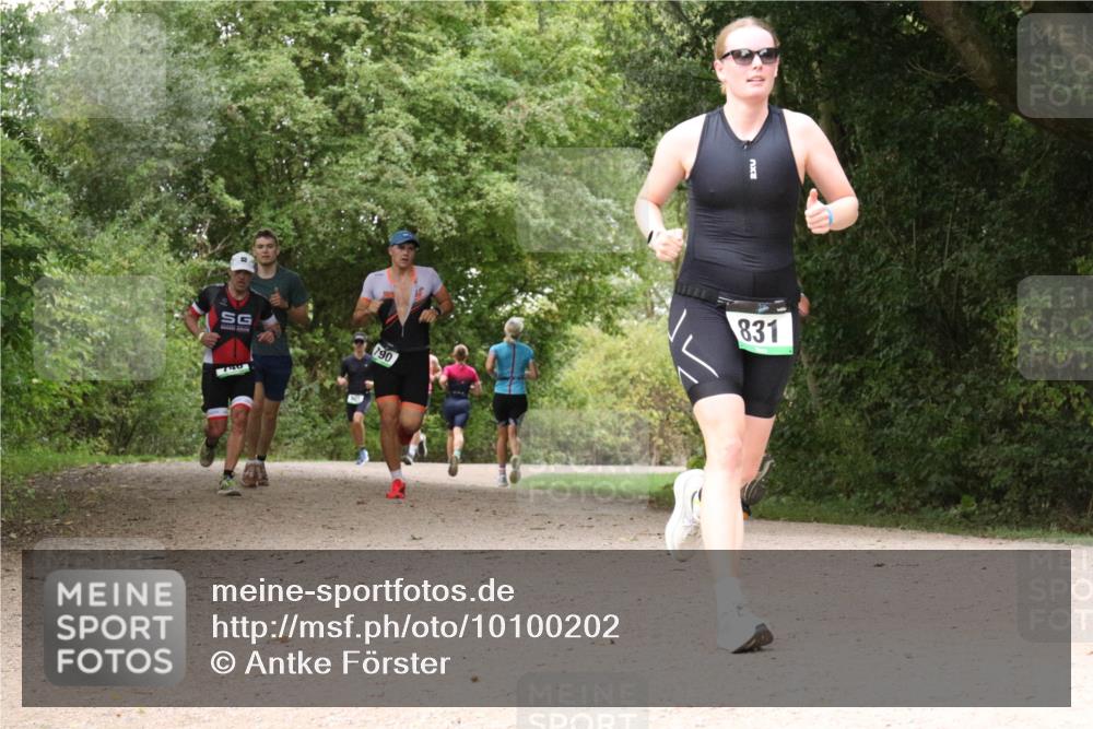 30.08.2026 - Elbe Triathlon Hamburg Antke Förster http://msf.ph/oto/10100202 30.08.2026 11:06:26 Laufen 740, 790, 831 meine-sportfotos.de