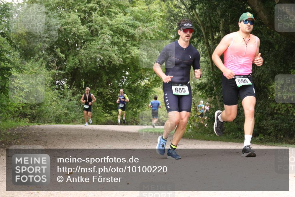 30.08.2026 - Elbe Triathlon Hamburg Antke Förster http://msf.ph/oto/10100220 30.08.2026 11:06:35 Laufen 590, 655 meine-sportfotos.de