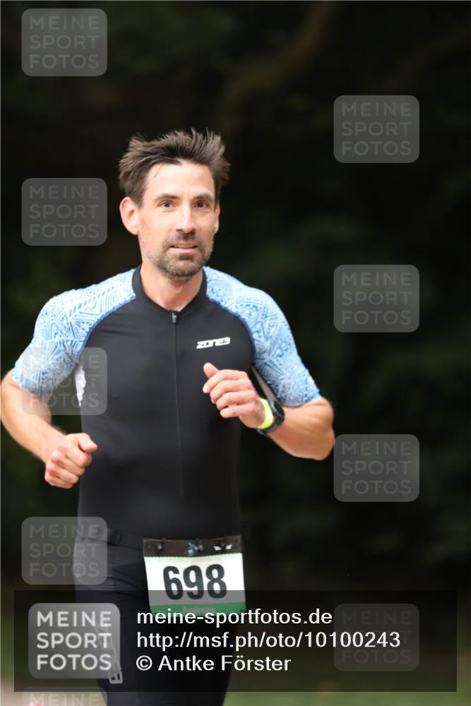 30.08.2026 - Elbe Triathlon Hamburg Antke Förster http://msf.ph/oto/10100243 30.08.2026 11:03:15 Laufen 698 meine-sportfotos.de