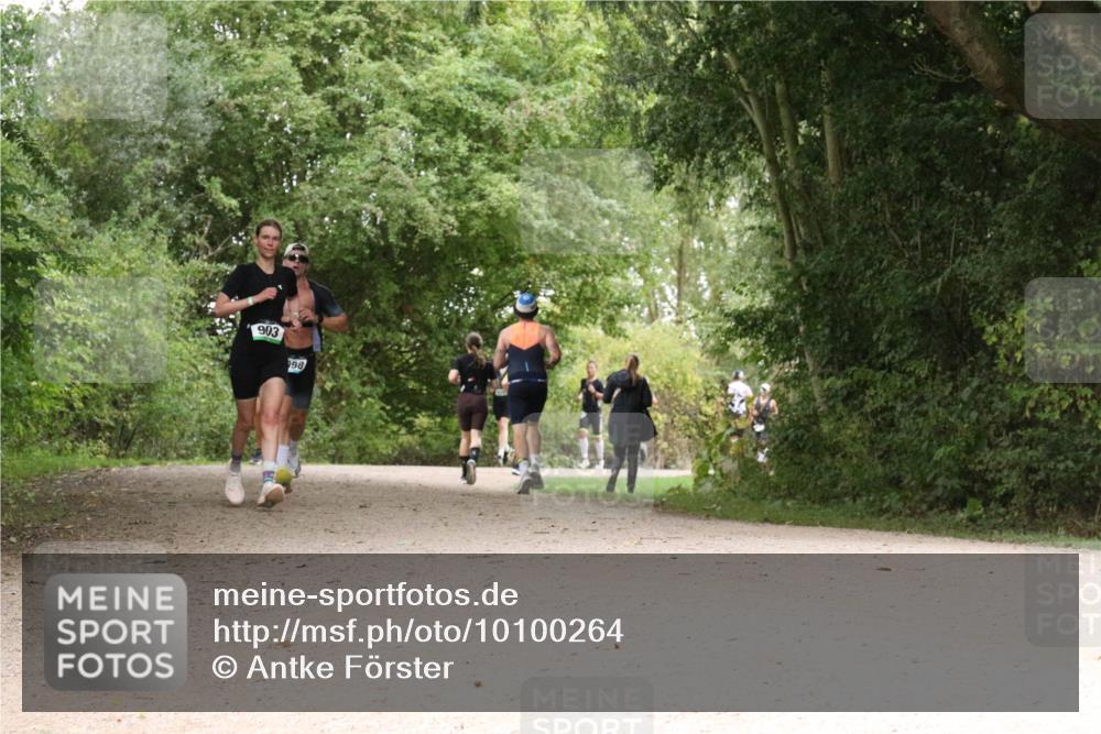 30.08.2026 - Elbe Triathlon Hamburg Antke Förster http://msf.ph/oto/10100264 30.08.2026 11:07:13 Laufen 903, 998 meine-sportfotos.de