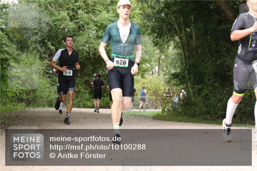 30.08.2026 - Elbe Triathlon Hamburg Antke Förster http://msf.ph/oto/10100288 30.08.2026 11:07:26 Laufen 505, 626 meine-sportfotos.de