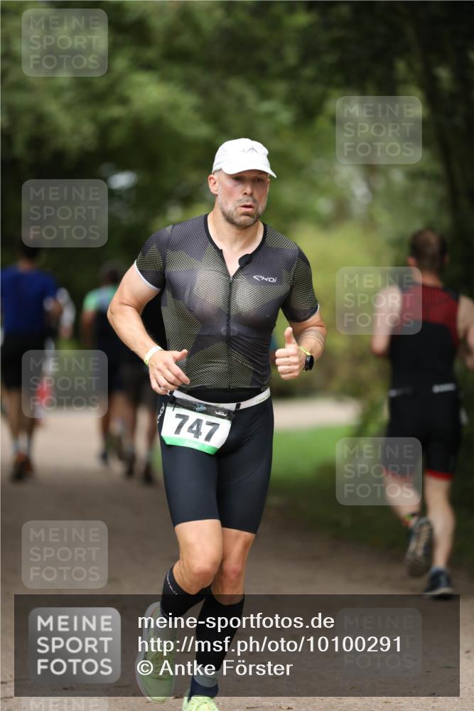 30.08.2026 - Elbe Triathlon Hamburg Antke Förster http://msf.ph/oto/10100291 30.08.2026 11:03:37 Laufen 747 meine-sportfotos.de
