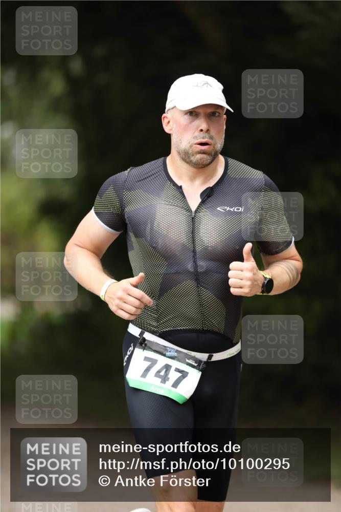 30.08.2026 - Elbe Triathlon Hamburg Antke Förster http://msf.ph/oto/10100295 30.08.2026 11:03:38 Laufen 747 meine-sportfotos.de
