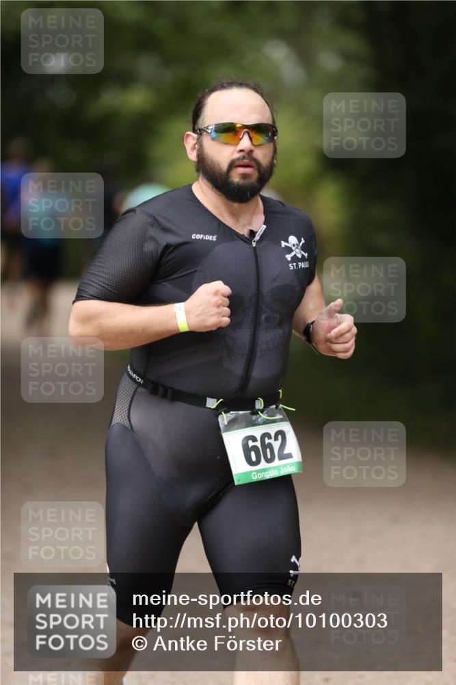 30.08.2026 - Elbe Triathlon Hamburg Antke Förster http://msf.ph/oto/10100303 30.08.2026 11:03:42 Laufen 662 meine-sportfotos.de
