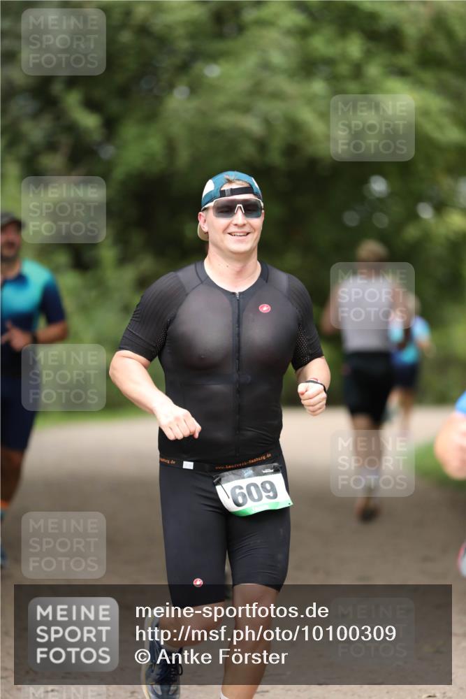 30.08.2026 - Elbe Triathlon Hamburg Antke Förster http://msf.ph/oto/10100309 30.08.2026 11:03:45 Laufen 609 meine-sportfotos.de