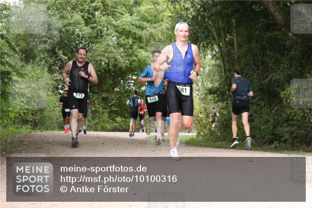 30.08.2026 - Elbe Triathlon Hamburg Antke Förster http://msf.ph/oto/10100316 30.08.2026 11:07:45 Laufen 713, 539, 581 meine-sportfotos.de