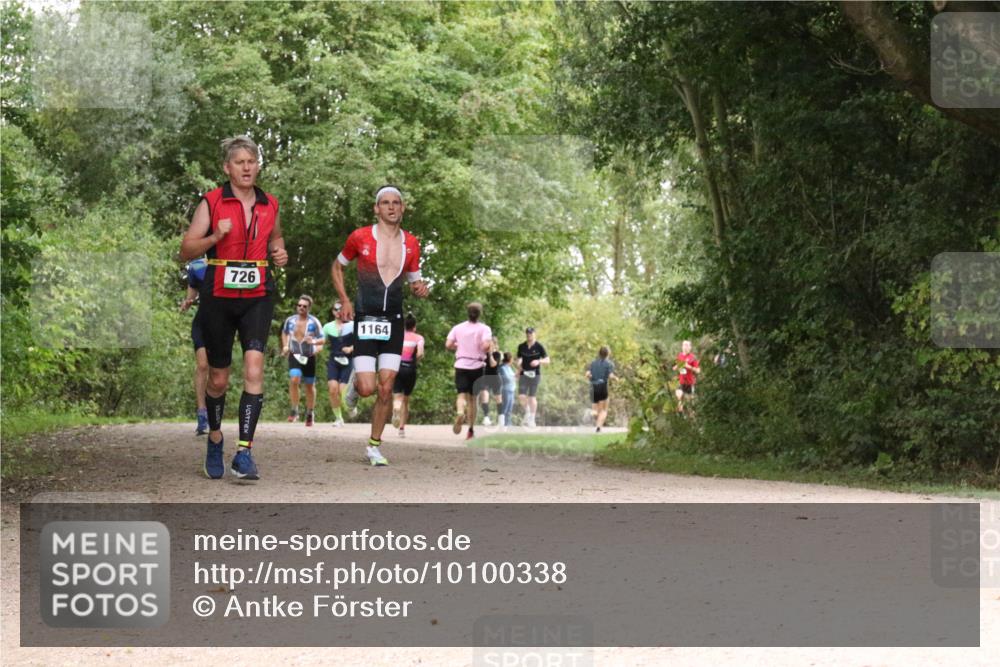 30.08.2026 - Elbe Triathlon Hamburg Antke Förster http://msf.ph/oto/10100338 30.08.2026 11:07:57 Laufen 726, 1164 meine-sportfotos.de