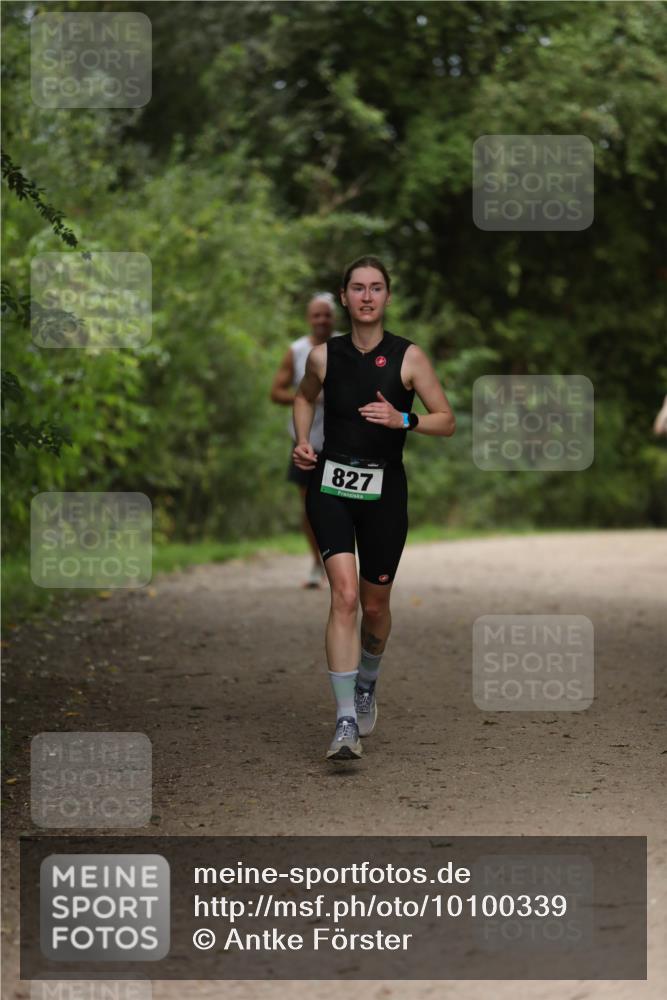 30.08.2026 - Elbe Triathlon Hamburg Antke Förster http://msf.ph/oto/10100339 30.08.2026 11:04:12 Laufen 827 meine-sportfotos.de