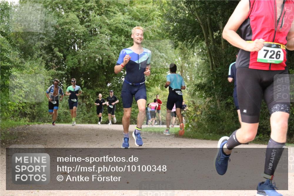 30.08.2026 - Elbe Triathlon Hamburg Antke Förster http://msf.ph/oto/10100348 30.08.2026 11:08:00 Laufen 726 meine-sportfotos.de