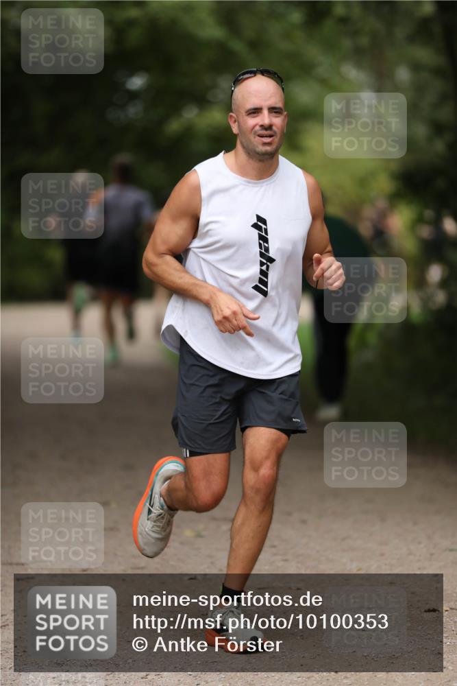 30.08.2026 - Elbe Triathlon Hamburg Antke Förster http://msf.ph/oto/10100353 30.08.2026 11:04:18 Laufen  meine-sportfotos.de