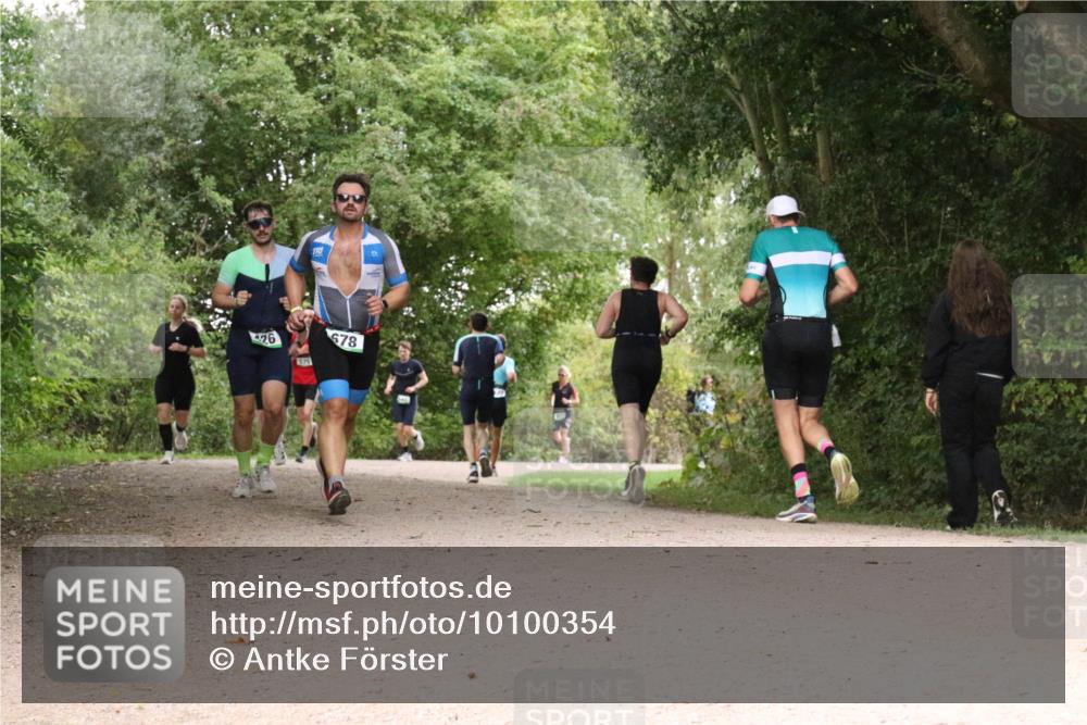 30.08.2026 - Elbe Triathlon Hamburg Antke Förster http://msf.ph/oto/10100354 30.08.2026 11:08:05 Laufen 26, 575, 678 meine-sportfotos.de