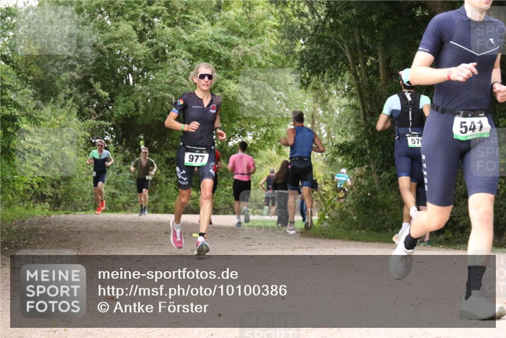 30.08.2026 - Elbe Triathlon Hamburg Antke Förster http://msf.ph/oto/10100386 30.08.2026 11:08:18 Laufen 977, 57, 541 meine-sportfotos.de