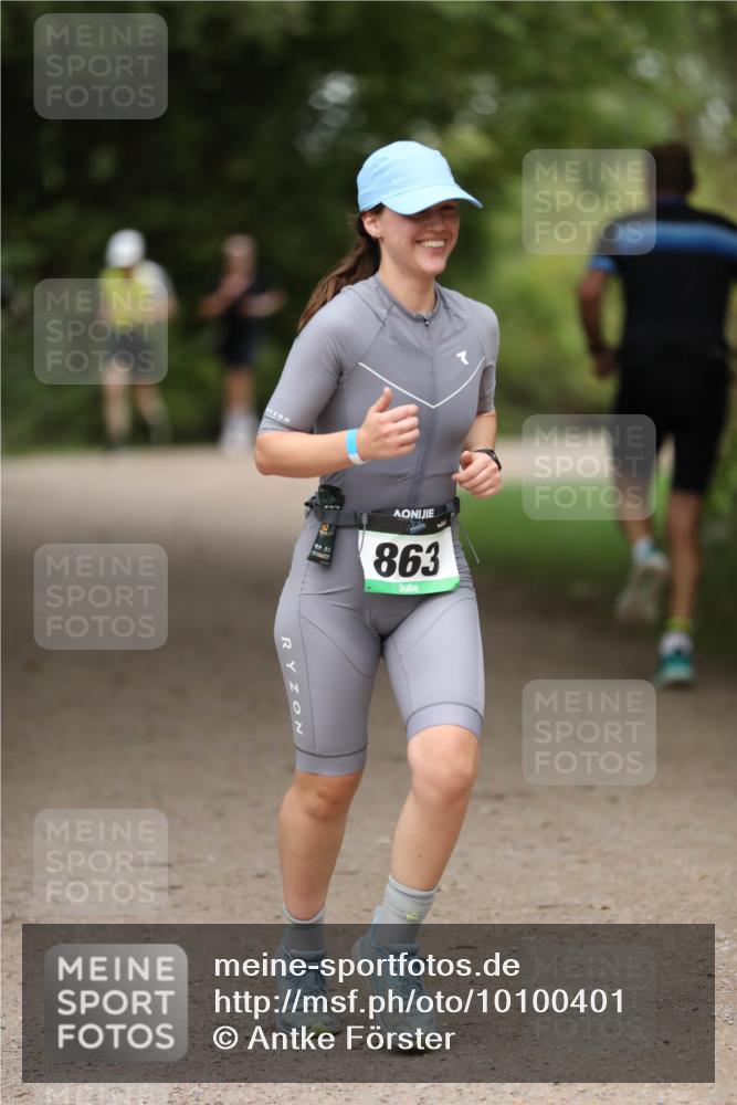30.08.2026 - Elbe Triathlon Hamburg Antke Förster http://msf.ph/oto/10100401 30.08.2026 11:04:42 Laufen 21, 863 meine-sportfotos.de
