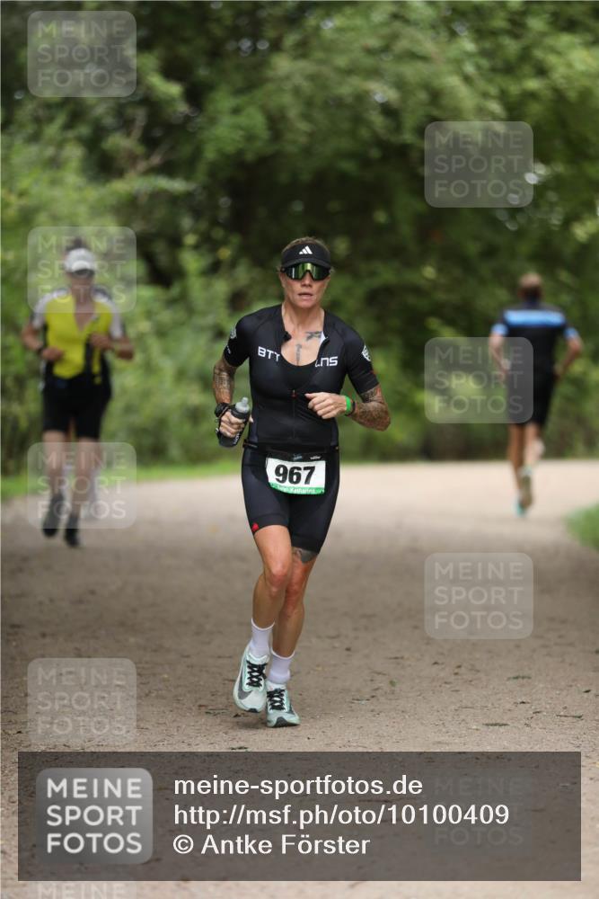 30.08.2026 - Elbe Triathlon Hamburg Antke Förster http://msf.ph/oto/10100409 30.08.2026 11:04:48 Laufen 967 meine-sportfotos.de
