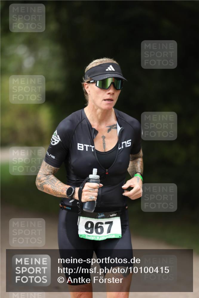 30.08.2026 - Elbe Triathlon Hamburg Antke Förster http://msf.ph/oto/10100415 30.08.2026 11:04:51 Laufen 967 meine-sportfotos.de
