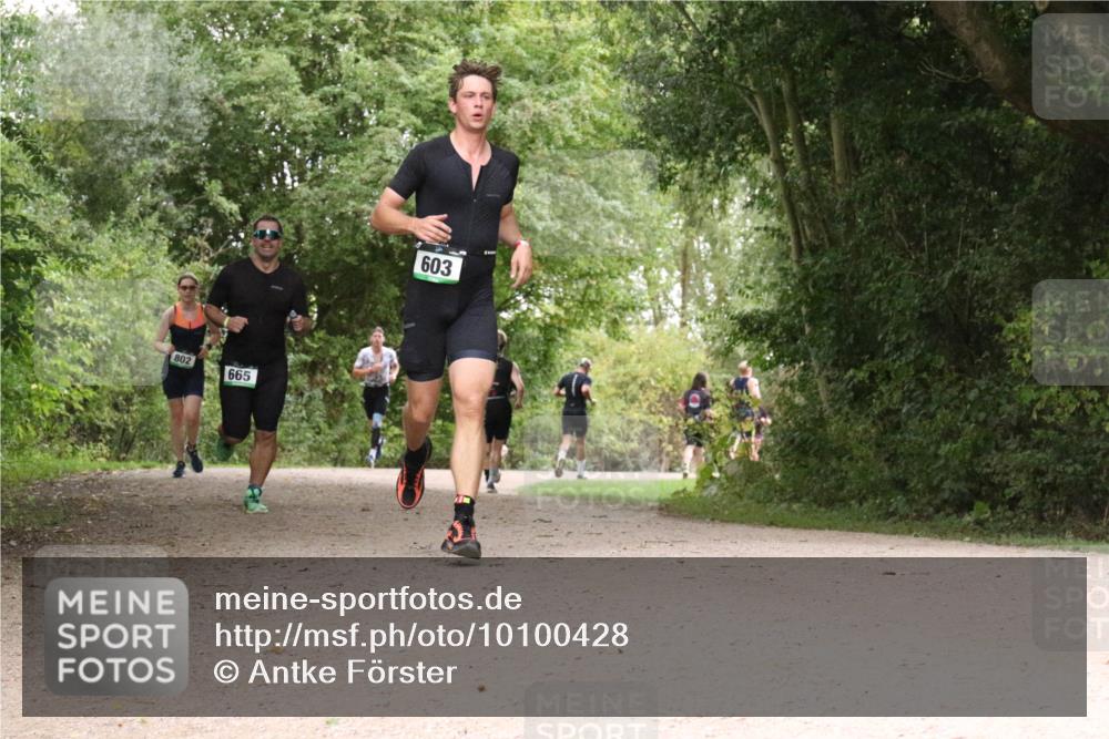 30.08.2026 - Elbe Triathlon Hamburg Antke Förster http://msf.ph/oto/10100428 30.08.2026 11:08:46 Laufen 802, 665, 603 meine-sportfotos.de