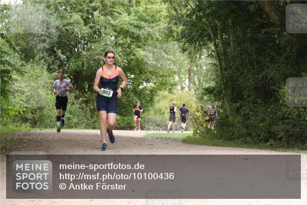 30.08.2026 - Elbe Triathlon Hamburg Antke Förster http://msf.ph/oto/10100436 30.08.2026 11:08:50 Laufen 302 meine-sportfotos.de