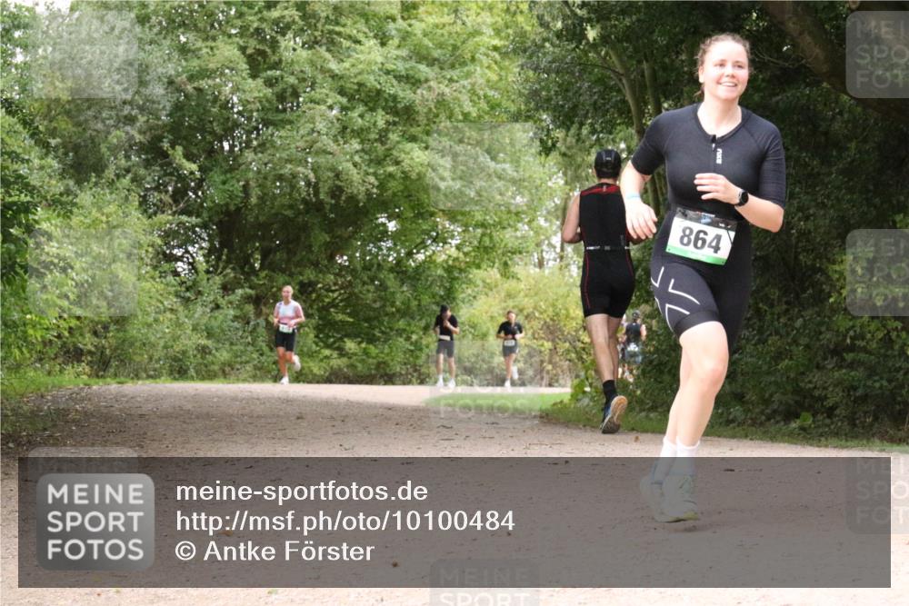 30.08.2026 - Elbe Triathlon Hamburg Antke Förster http://msf.ph/oto/10100484 30.08.2026 11:09:34 Laufen 864 meine-sportfotos.de