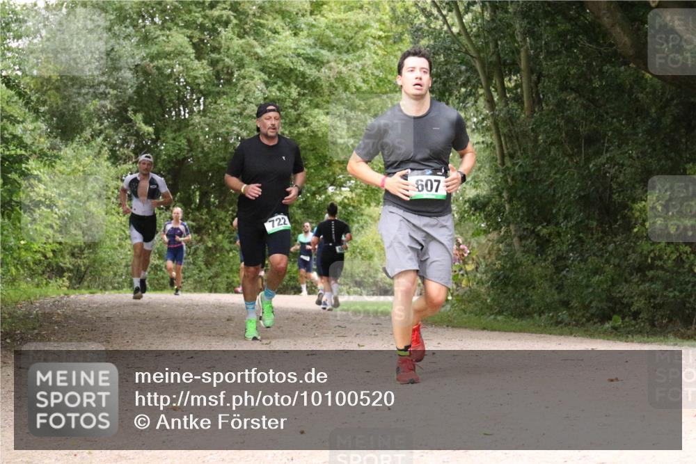 30.08.2026 - Elbe Triathlon Hamburg Antke Förster http://msf.ph/oto/10100520 30.08.2026 11:10:02 Laufen 722, 607 meine-sportfotos.de
