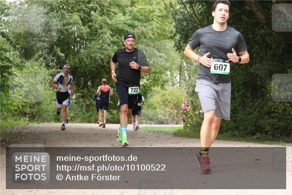 30.08.2026 - Elbe Triathlon Hamburg Antke Förster http://msf.ph/oto/10100522 30.08.2026 11:10:02 Laufen 722, 607 meine-sportfotos.de