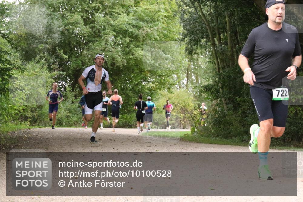 30.08.2026 - Elbe Triathlon Hamburg Antke Förster http://msf.ph/oto/10100528 30.08.2026 11:10:04 Laufen 722 meine-sportfotos.de