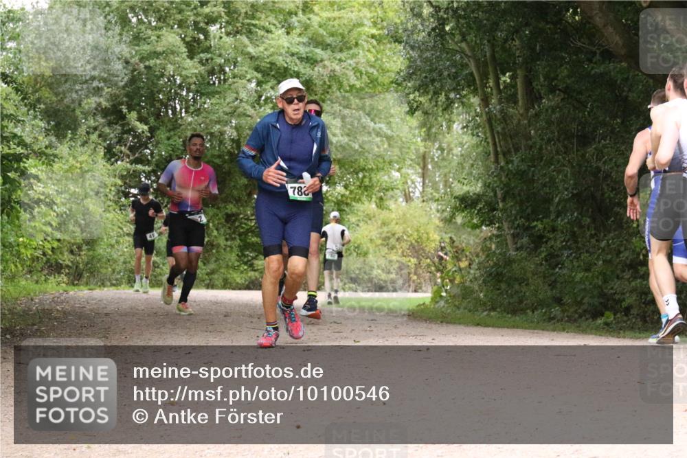 30.08.2026 - Elbe Triathlon Hamburg Antke Förster http://msf.ph/oto/10100546 30.08.2026 11:10:16 Laufen 78 meine-sportfotos.de