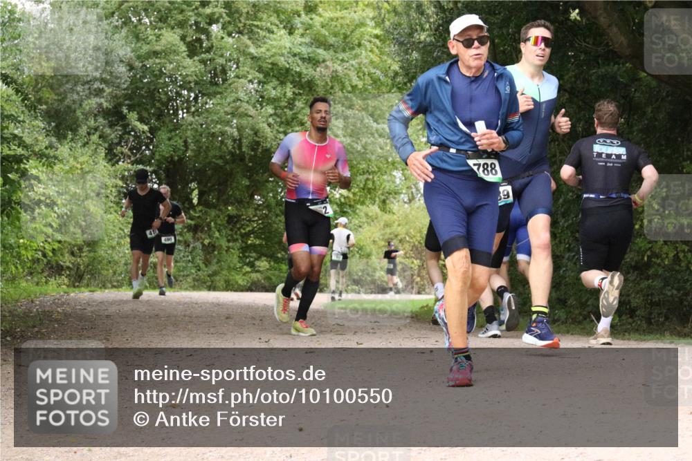 30.08.2026 - Elbe Triathlon Hamburg Antke Förster http://msf.ph/oto/10100550 30.08.2026 11:10:17 Laufen 490, 788 meine-sportfotos.de